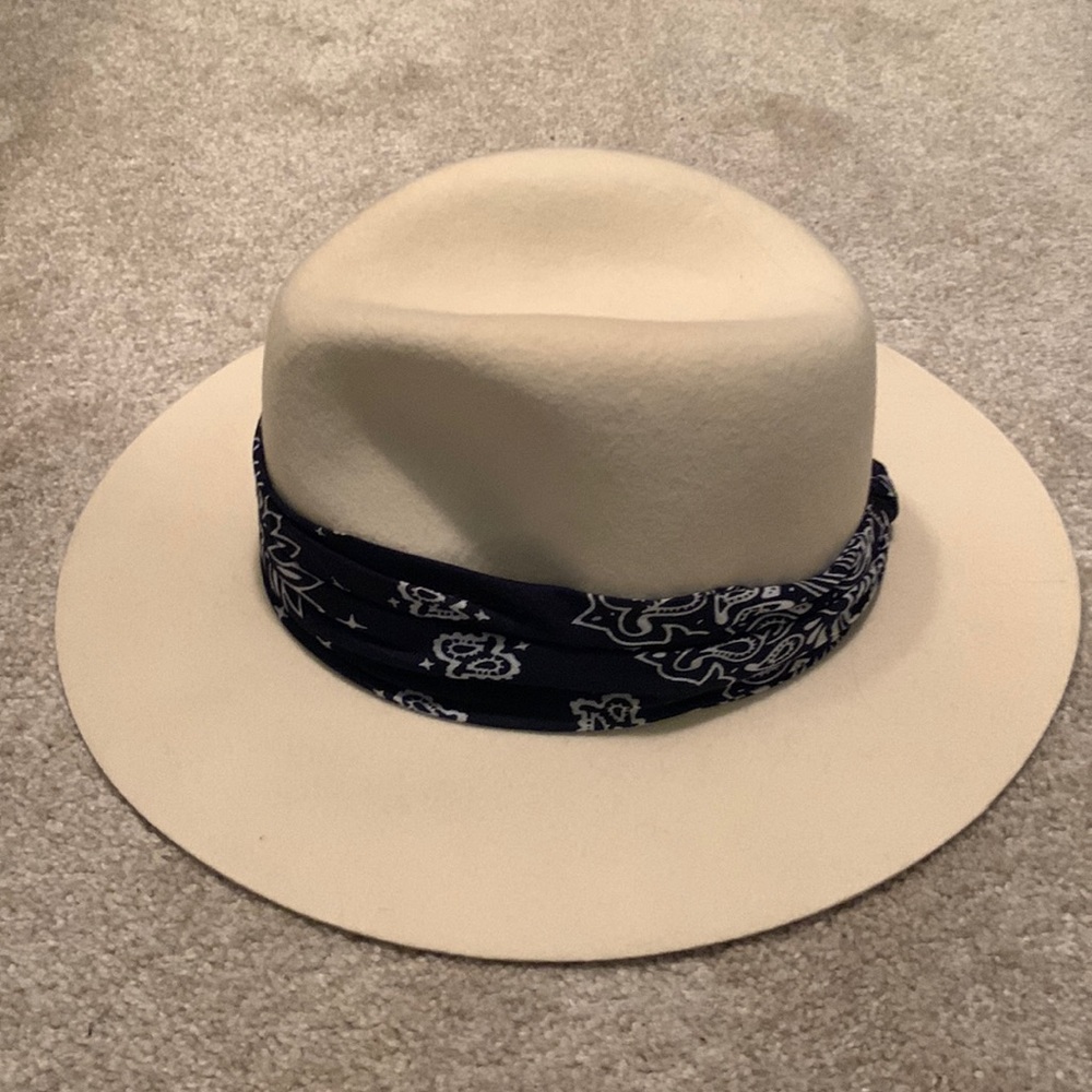 Anthropologie wool hat with bandana